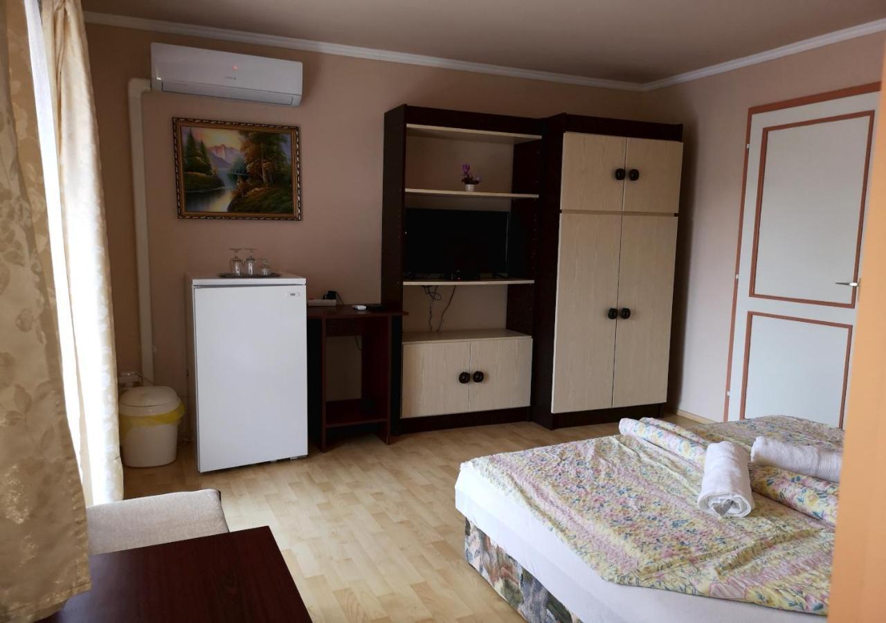 Vitorlas Apartmanhaz Сиофок Екстериор снимка