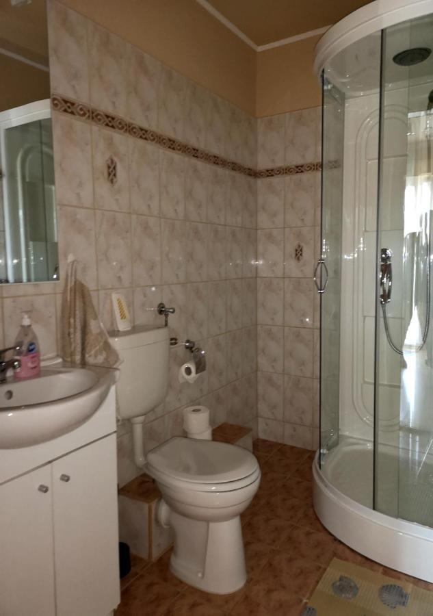 Vitorlas Apartmanhaz Сиофок Екстериор снимка