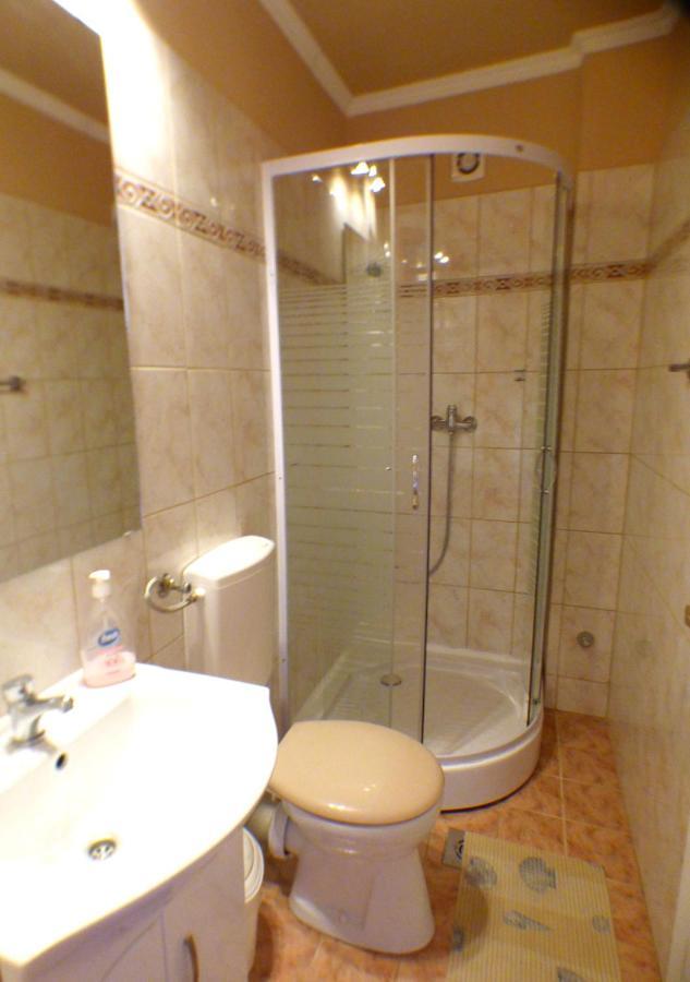 Vitorlas Apartmanhaz Сиофок Екстериор снимка